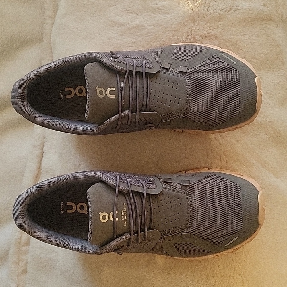 On Cloud 5 shoes